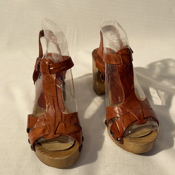 NEW Leather clogs with studs - Picture 2 of 11